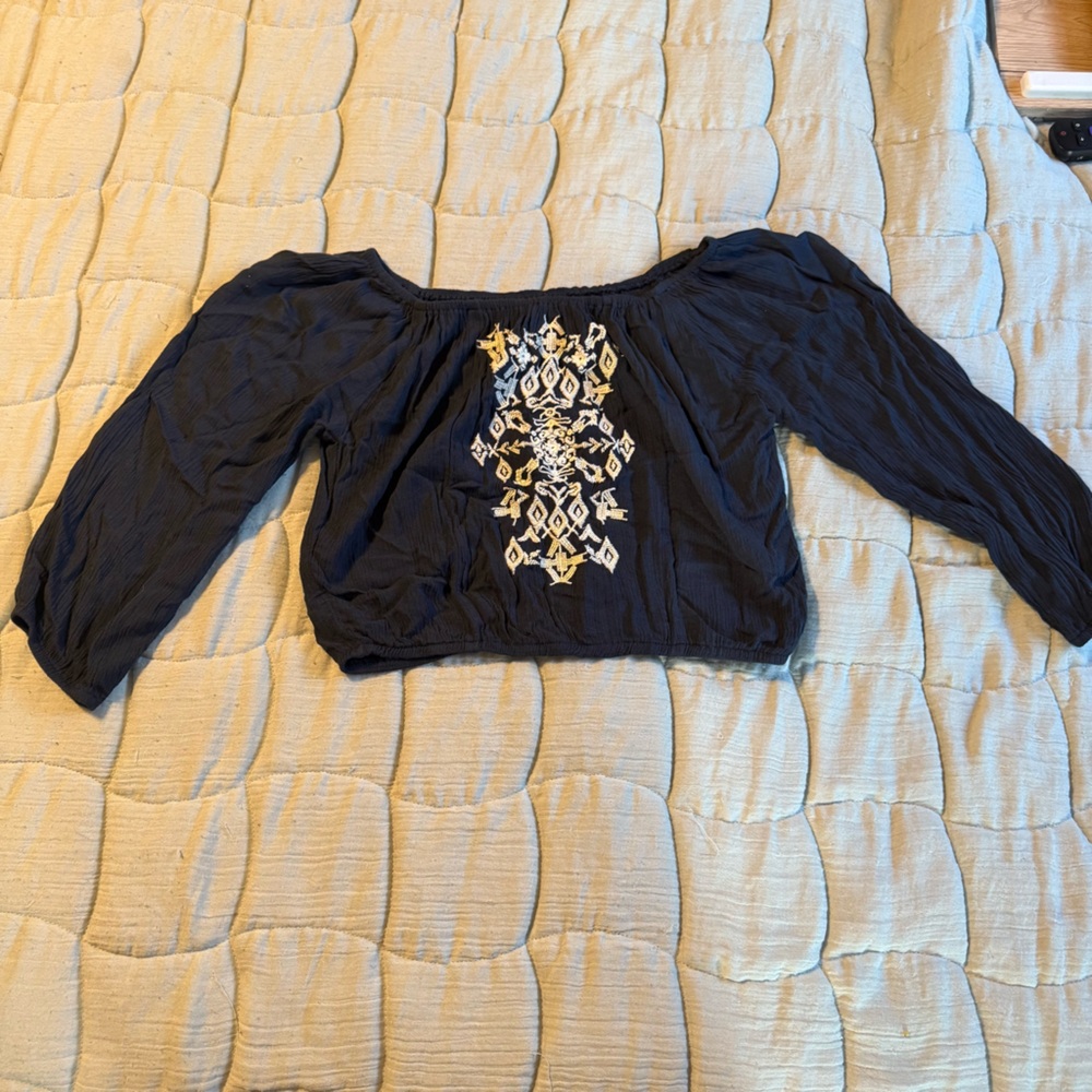 Hollister Black Crop Top with White Pattern
